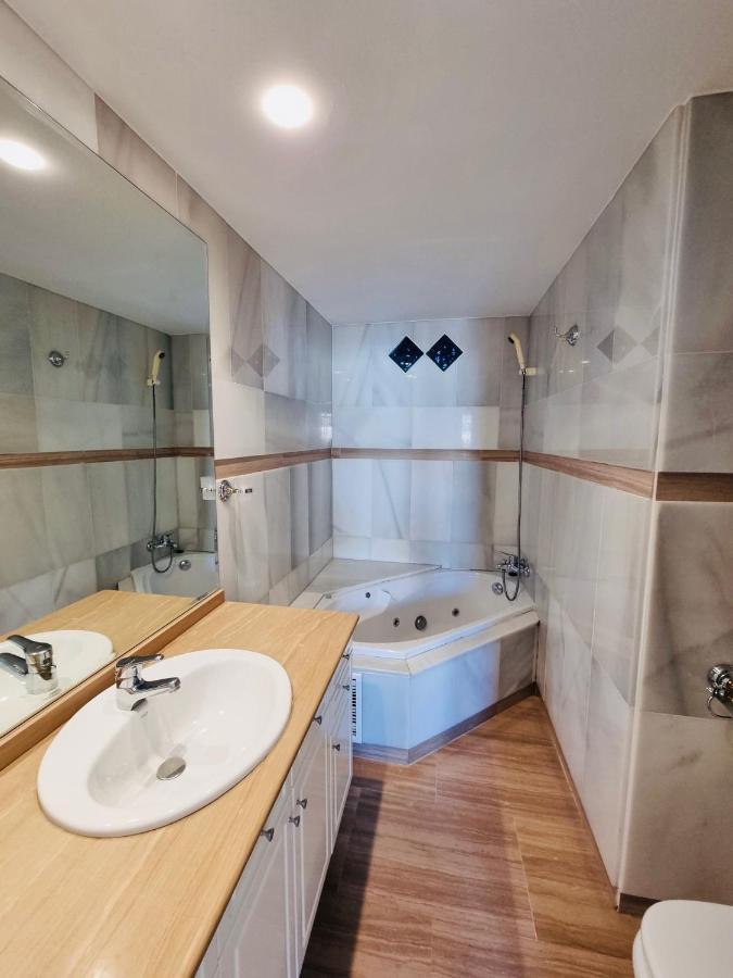 G&G Isla Marina Puerto Apartment Benalmadena Bagian luar foto