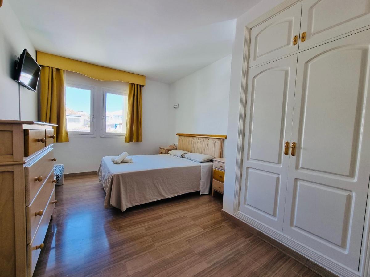 G&G Isla Marina Puerto Apartment Benalmadena Bagian luar foto